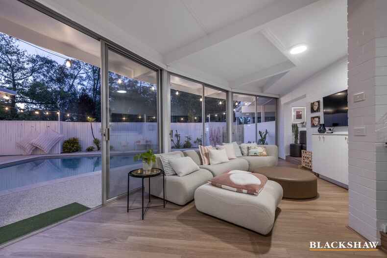 13 Canterbury Crescent Deakin