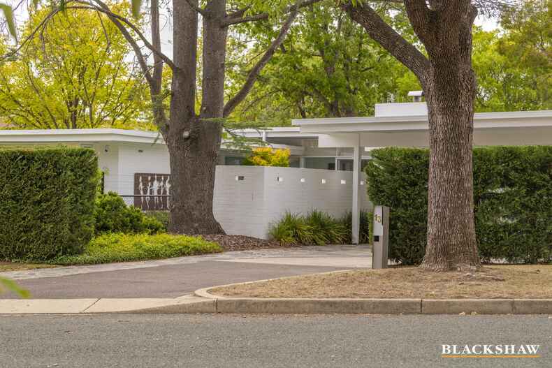 13 Canterbury Crescent Deakin