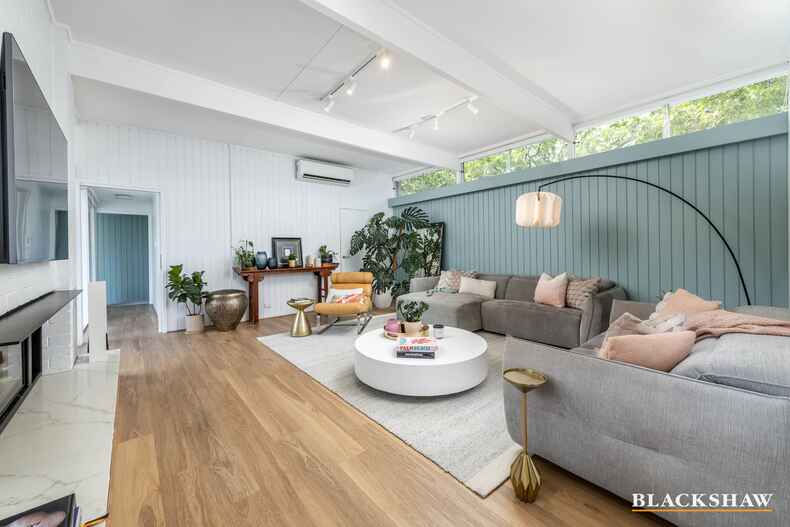 13 Canterbury Crescent Deakin