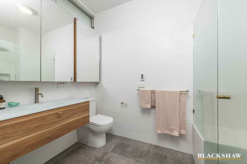 13 Canterbury Crescent Deakin