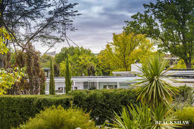 13 Canterbury Crescent Deakin 13 Canterbury Crescent Deakin