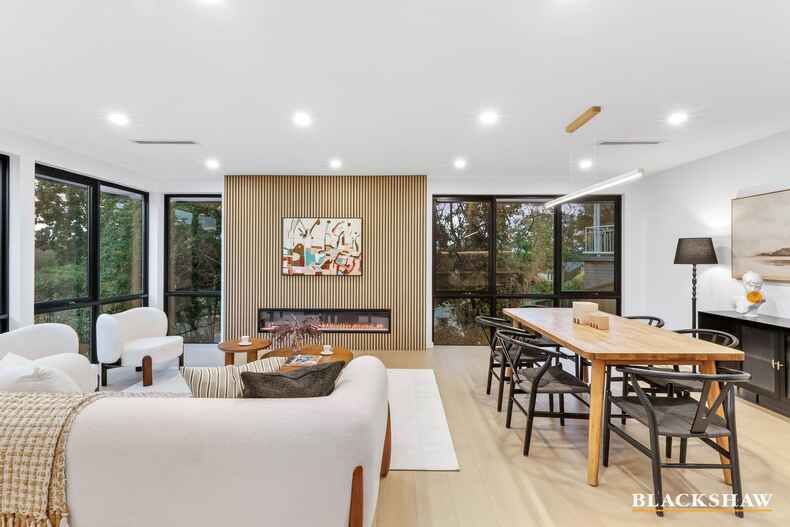 63 Buvelot Street Weston