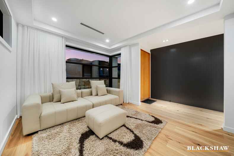 16 Leontine Loop  Denman Prospect