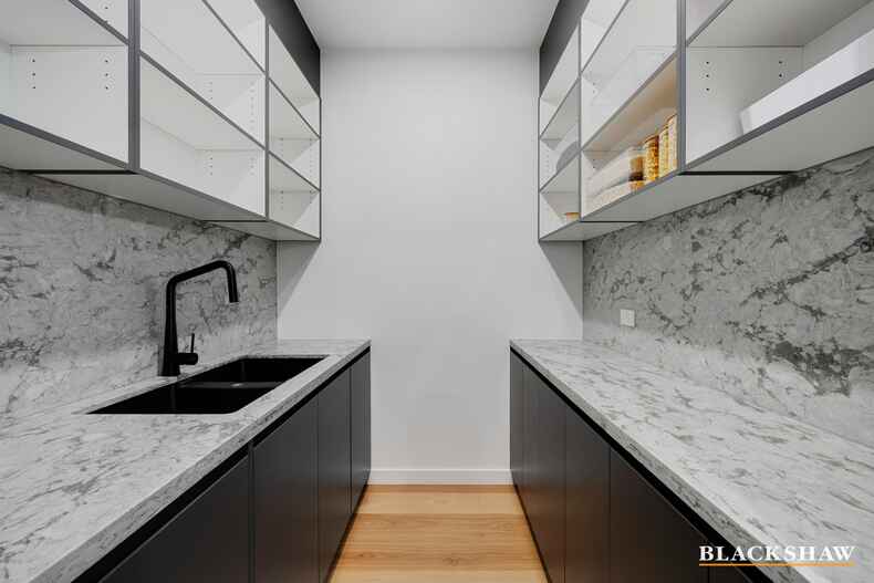 16 Leontine Loop  Denman Prospect