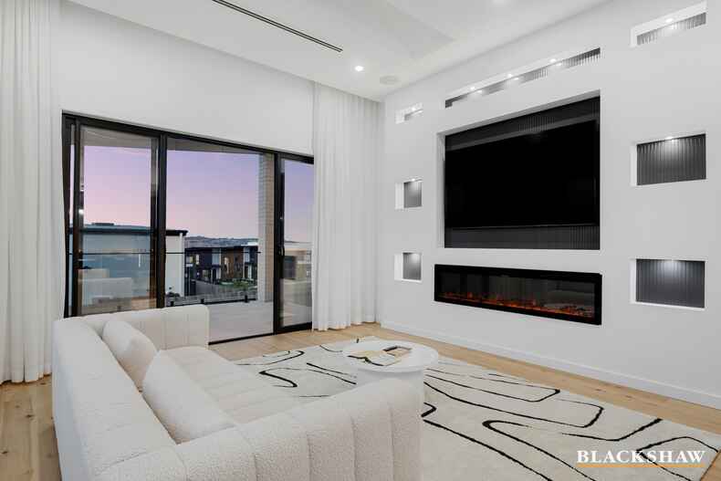 16 Leontine Loop  Denman Prospect