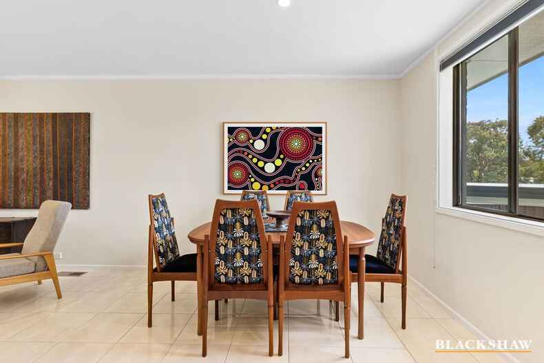 3 Embley Street Holder