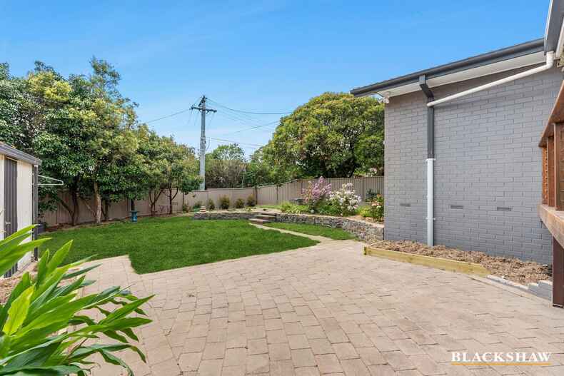 3 Embley Street Holder