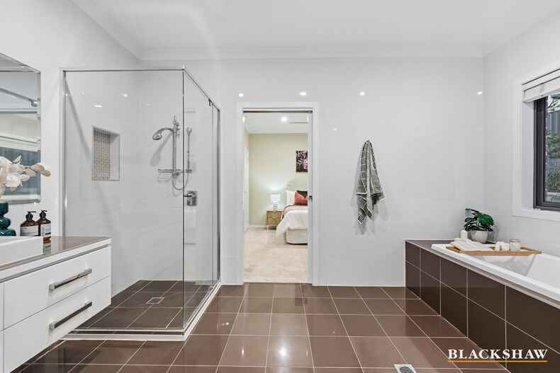 105 Waterfall Drive Jerrabomberra