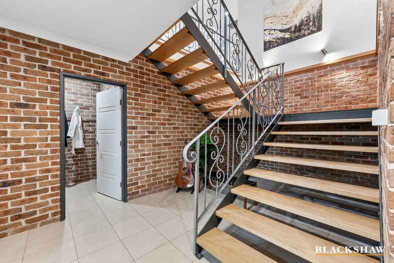 105 Waterfall Drive Jerrabomberra