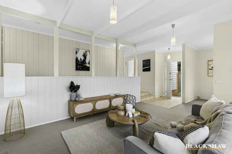 4/7 Limbunya Street Hawker 4/7 Limbunya Street Hawker