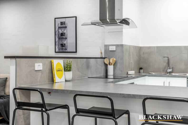 23/2 Antis Street Phillip