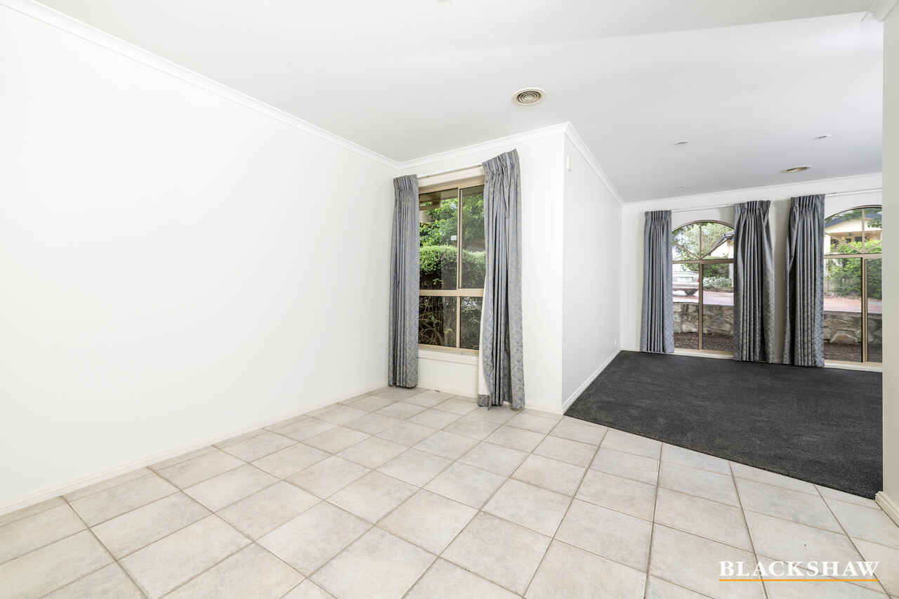 4/137 Lampard Circuit Bruce