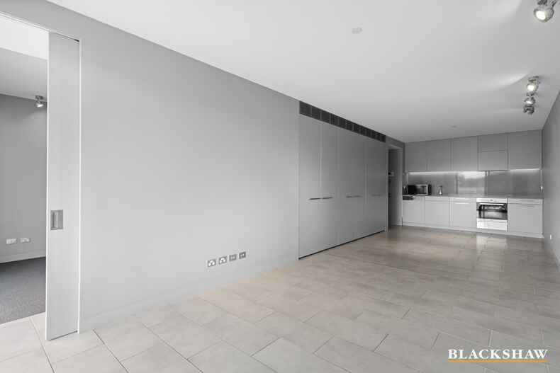 29/21 Eastlake Parade Kingston