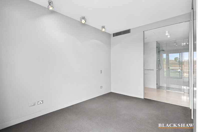 29/21 Eastlake Parade Kingston