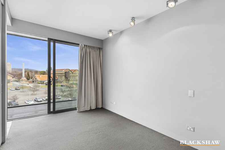 29/21 Eastlake Parade Kingston