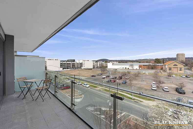 29/21 Eastlake Parade Kingston