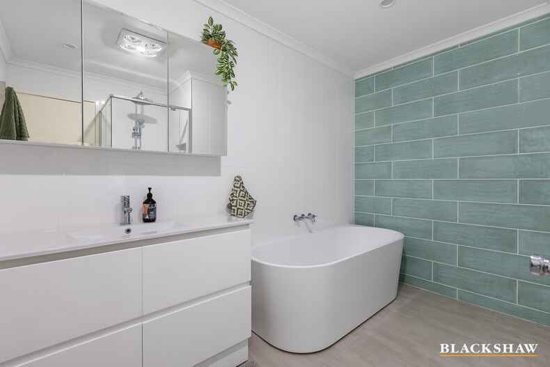 4/60 Dalley Crescent Latham