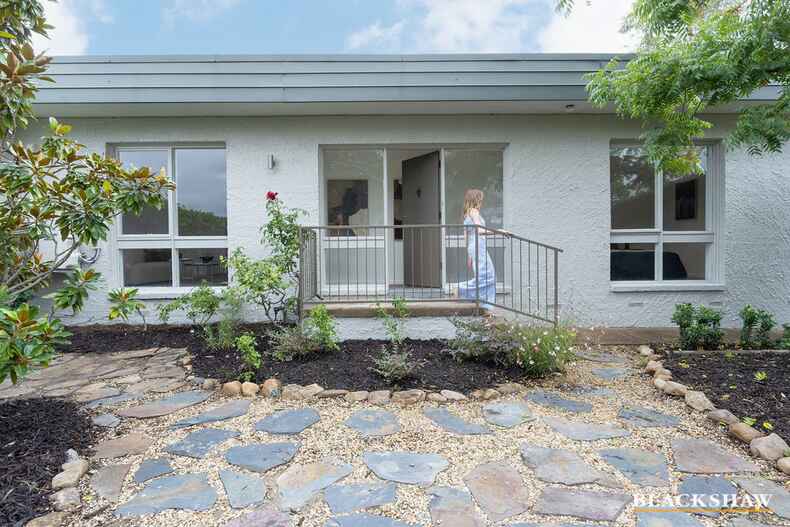 1/120 Lambrigg Street Farrer