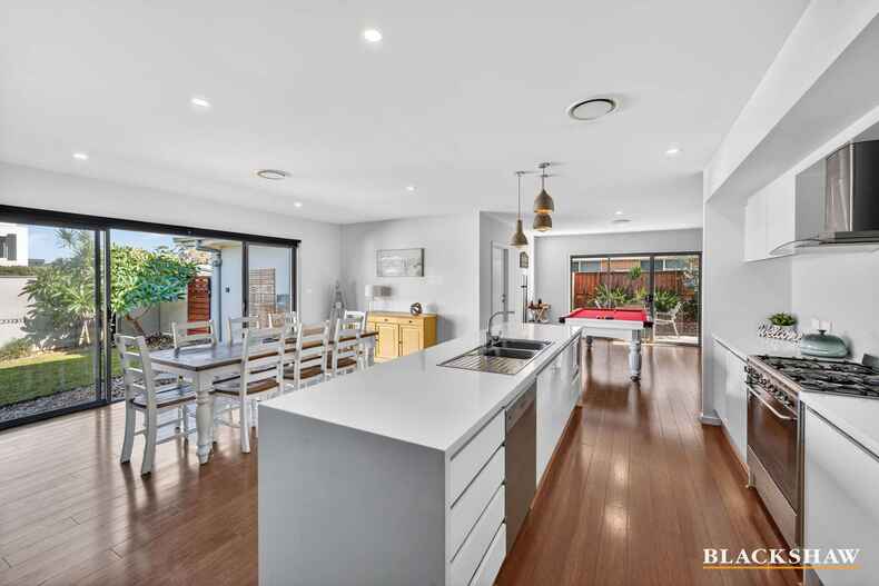 6 Bagarin Avenue Tomakin