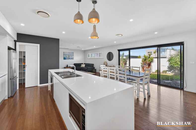 6 Bagarin Avenue Tomakin