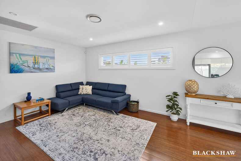 6 Bagarin Avenue Tomakin