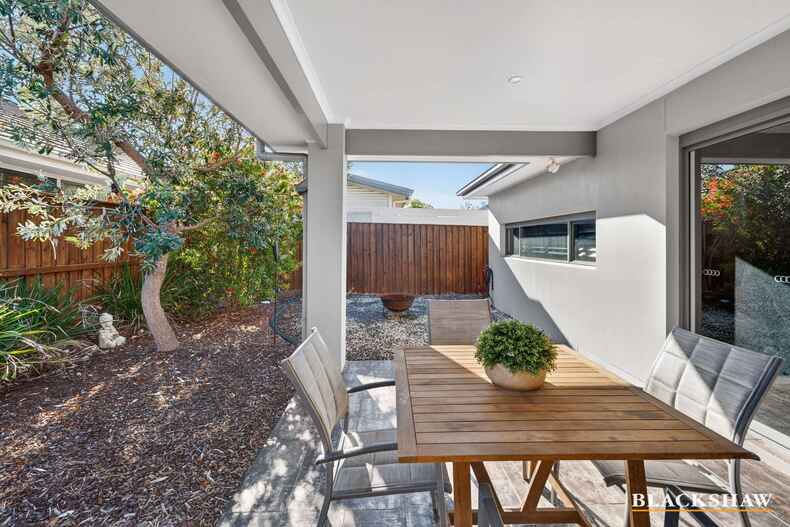 6 Bagarin Avenue Tomakin