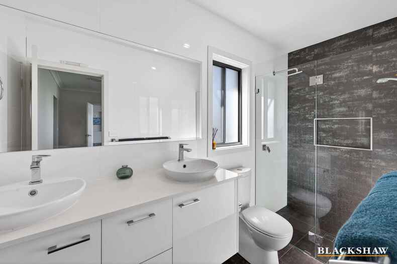 6 Bagarin Avenue Tomakin