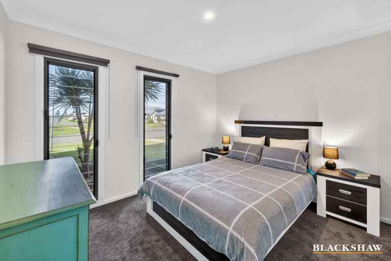 6 Bagarin Avenue Tomakin