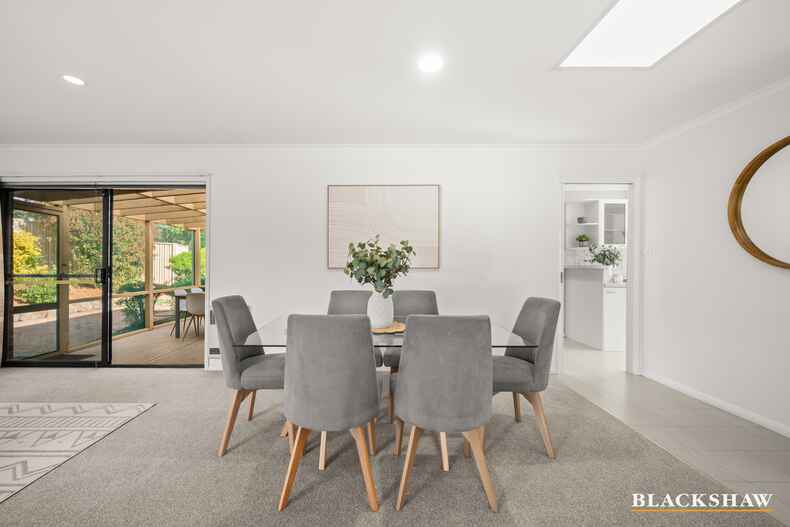 2/6 Gladman Close Isaacs