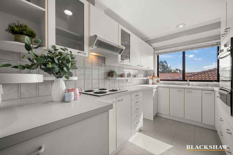 2/6 Gladman Close Isaacs