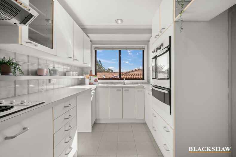 2/6 Gladman Close Isaacs