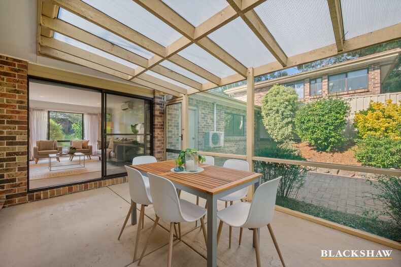 2/6 Gladman Close Isaacs