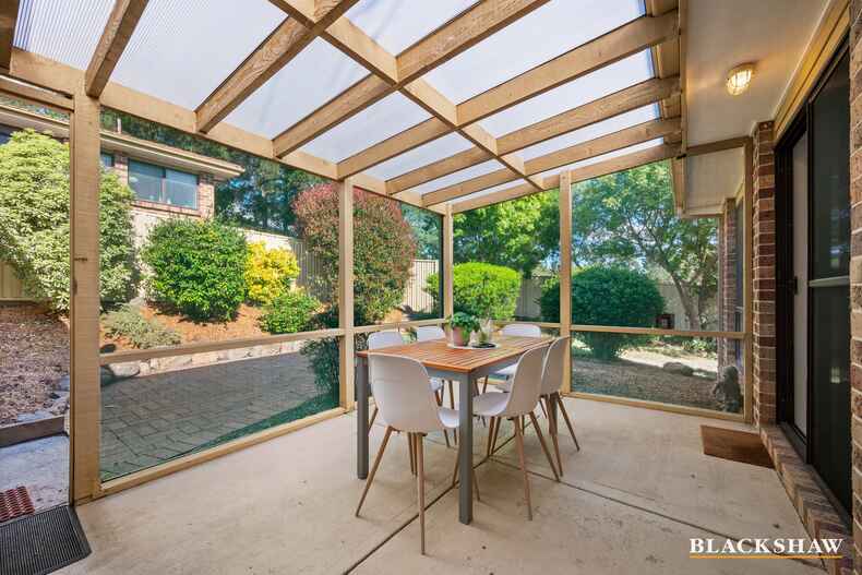 2/6 Gladman Close Isaacs