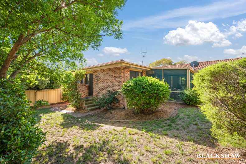 2/6 Gladman Close Isaacs