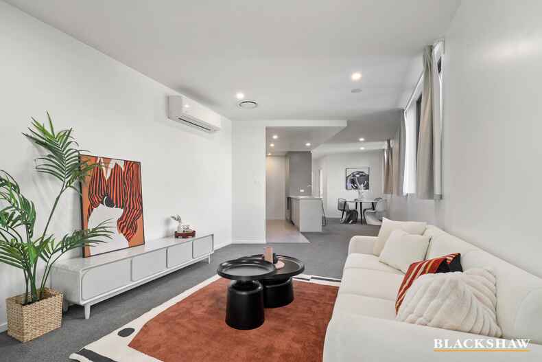 282/7 Irving Street  Phillip