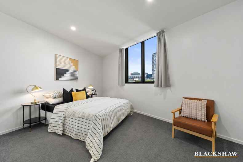 282/7 Irving Street  Phillip
