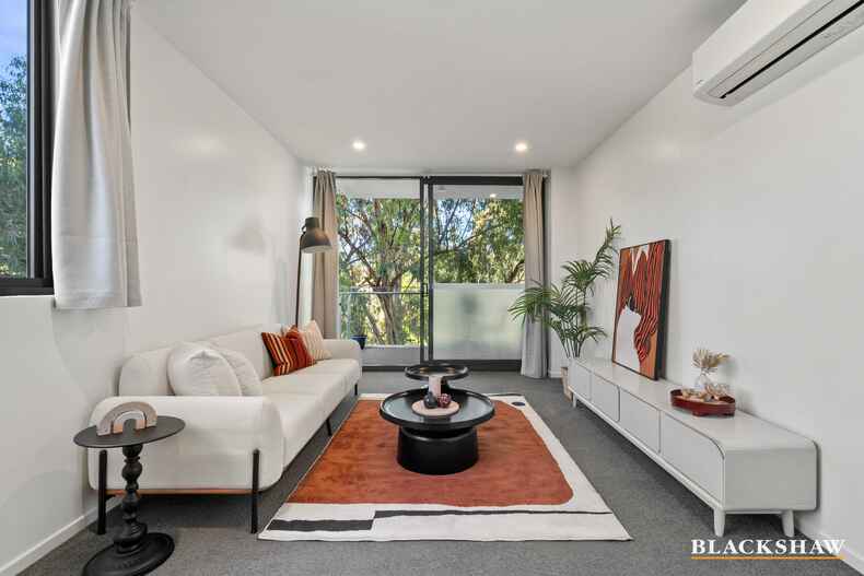 282/7 Irving Street  Phillip