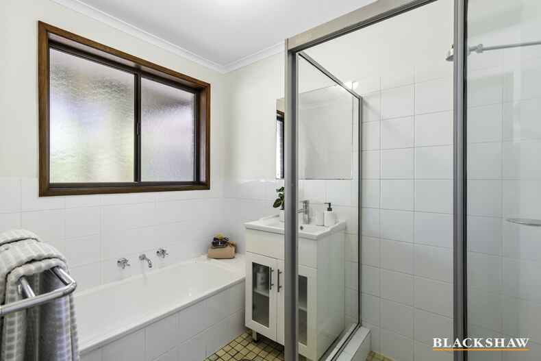 6 McArthur Place Latham