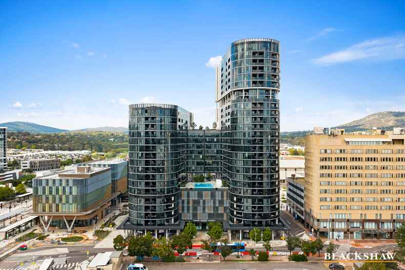 2301/15 Bowes Street  Phillip