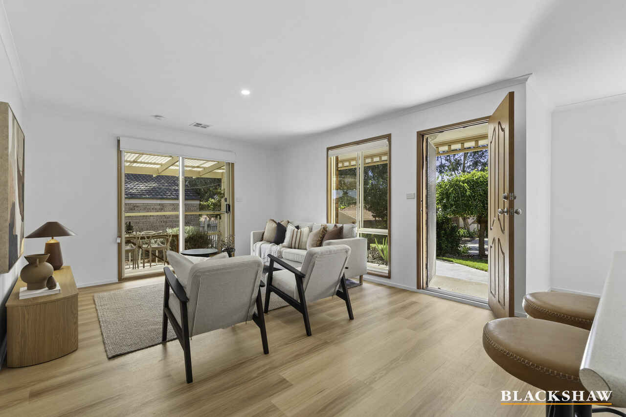 6 Randall Close Dunlop