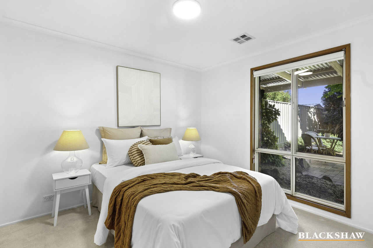 6 Randall Close Dunlop