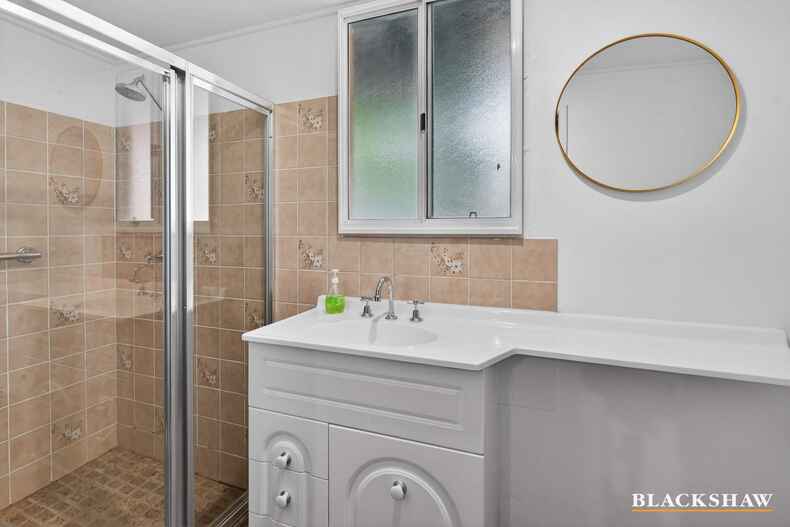 8 Barton Parade Tomakin