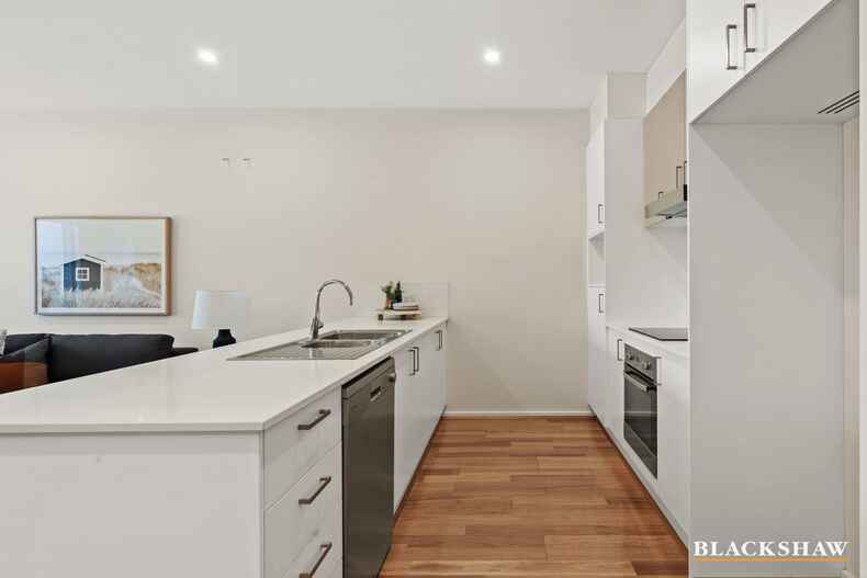 10/44 Tishler Street Wright