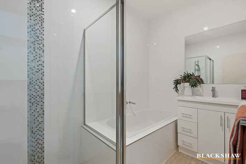 10/44 Tishler Street Wright