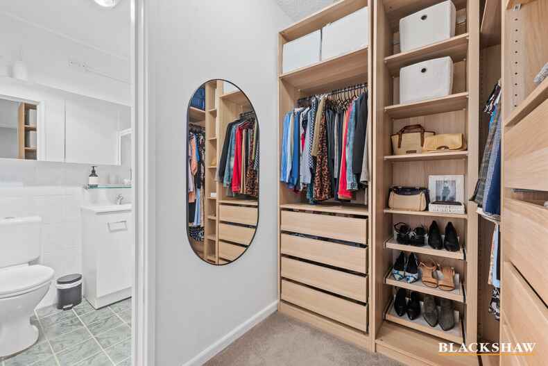 4/8 Longerenong Street Farrer