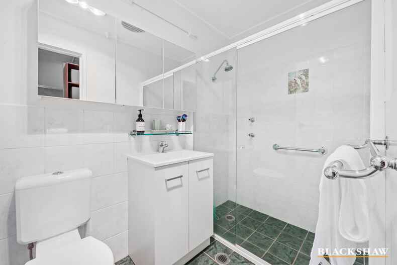 4/8 Longerenong Street Farrer