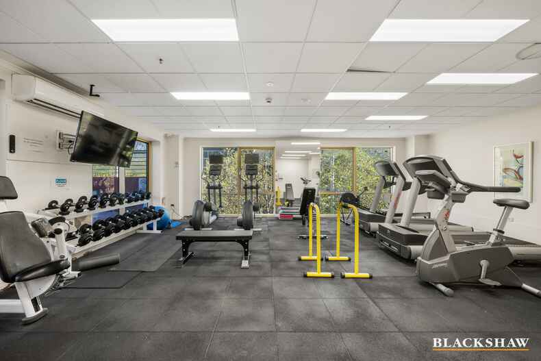 30/2 Akuna Street City