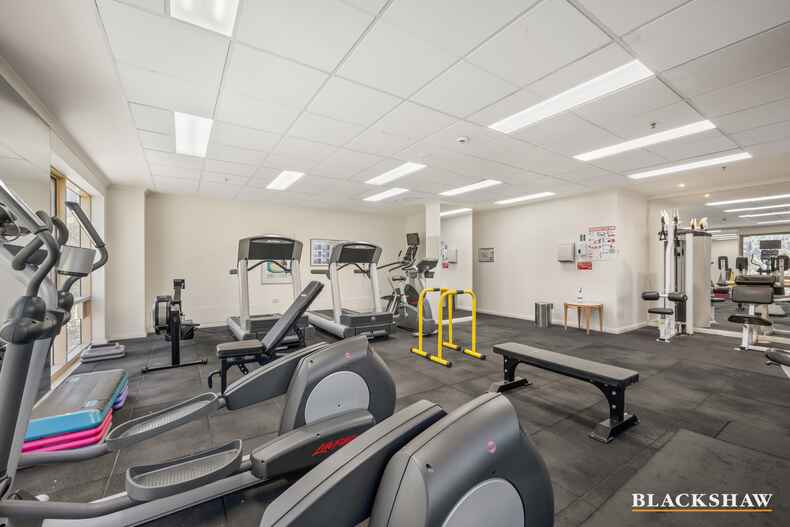 30/2 Akuna Street City