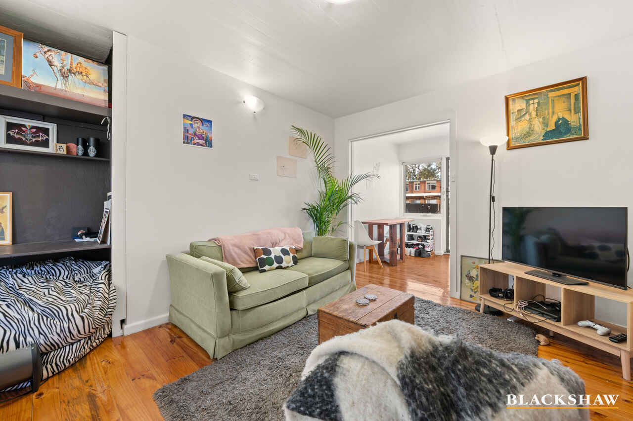 2/26 Frencham Street Downer