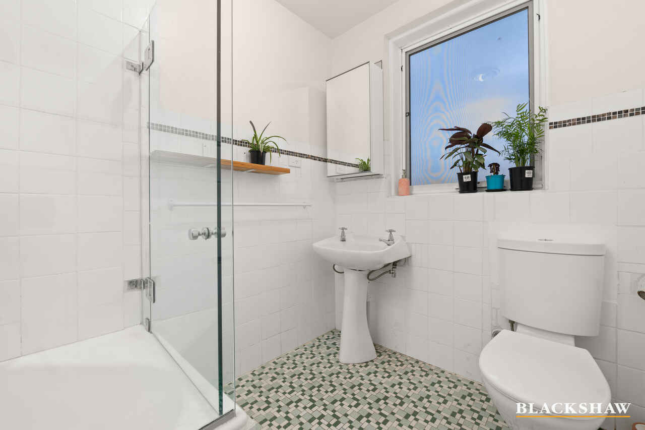 2/26 Frencham Street Downer